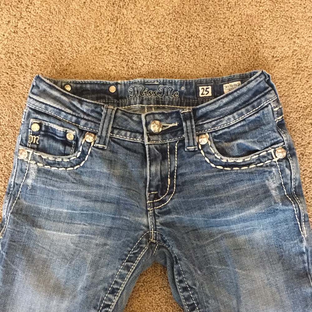 Women’s size 25 Miss Me jeans